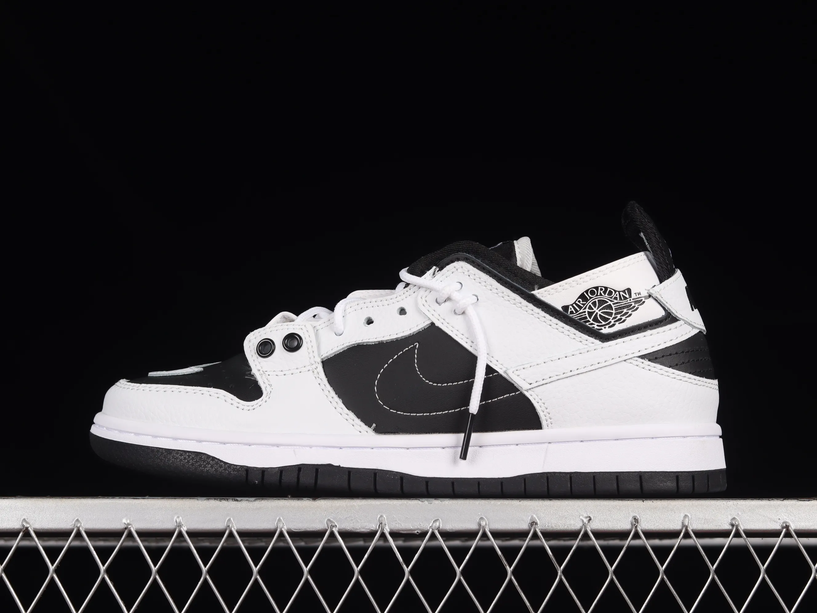 All categories Nk SB Dunk series Nk SB Dunk Low low-top sneakers Nk SB Dunk Low Nike four-in-one multi-element casual sneakers BQ6817-033
